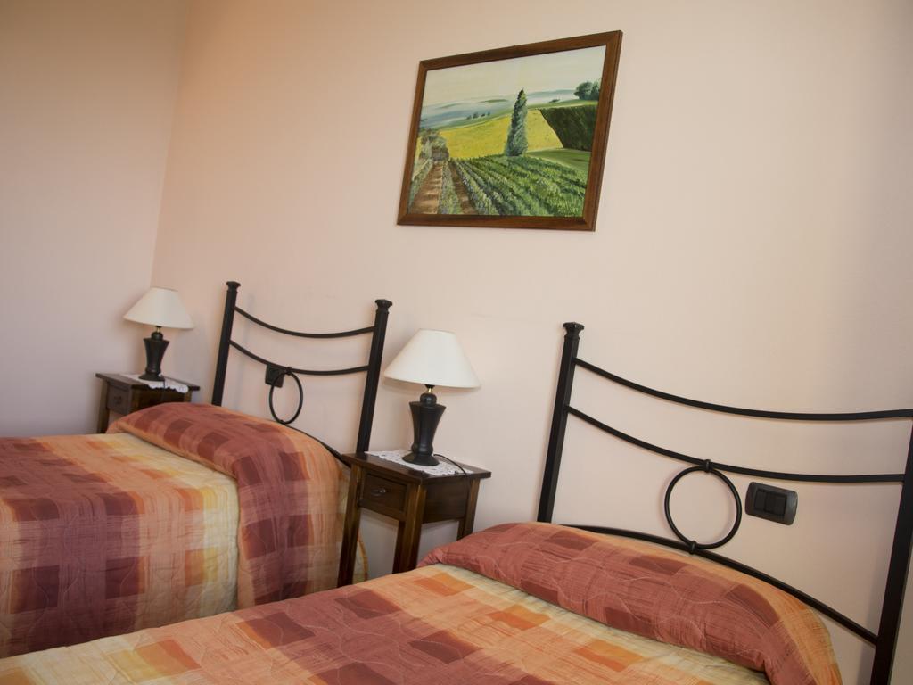 B&B La Gibiana Costigliole d'Asti Habitación foto
