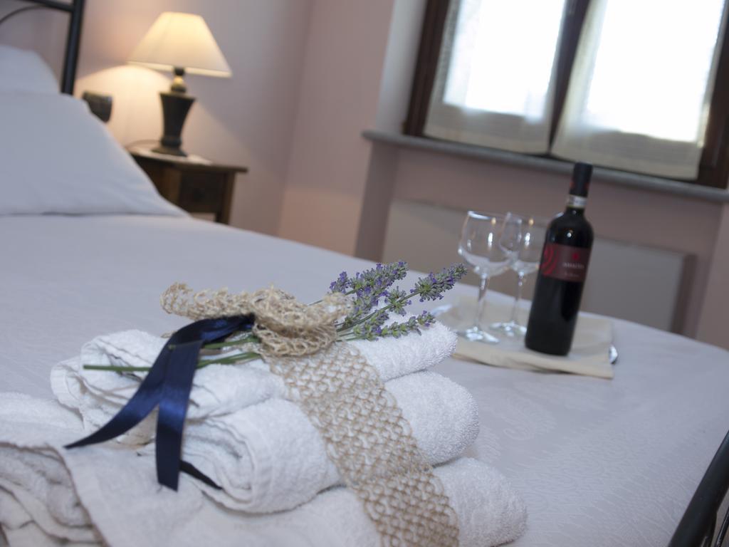 B&B La Gibiana Costigliole d'Asti Habitación foto